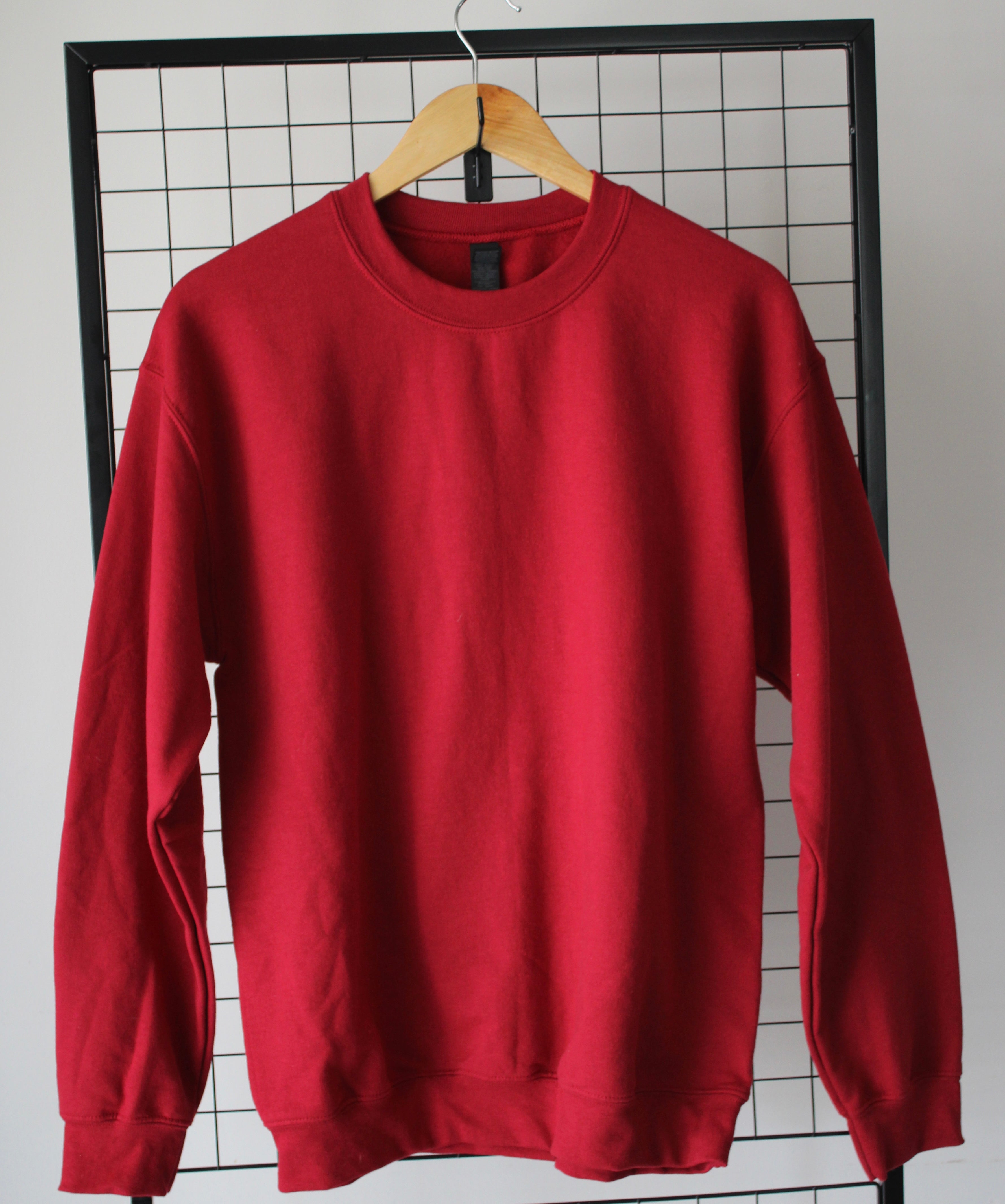 Color Latina embroidered sweater