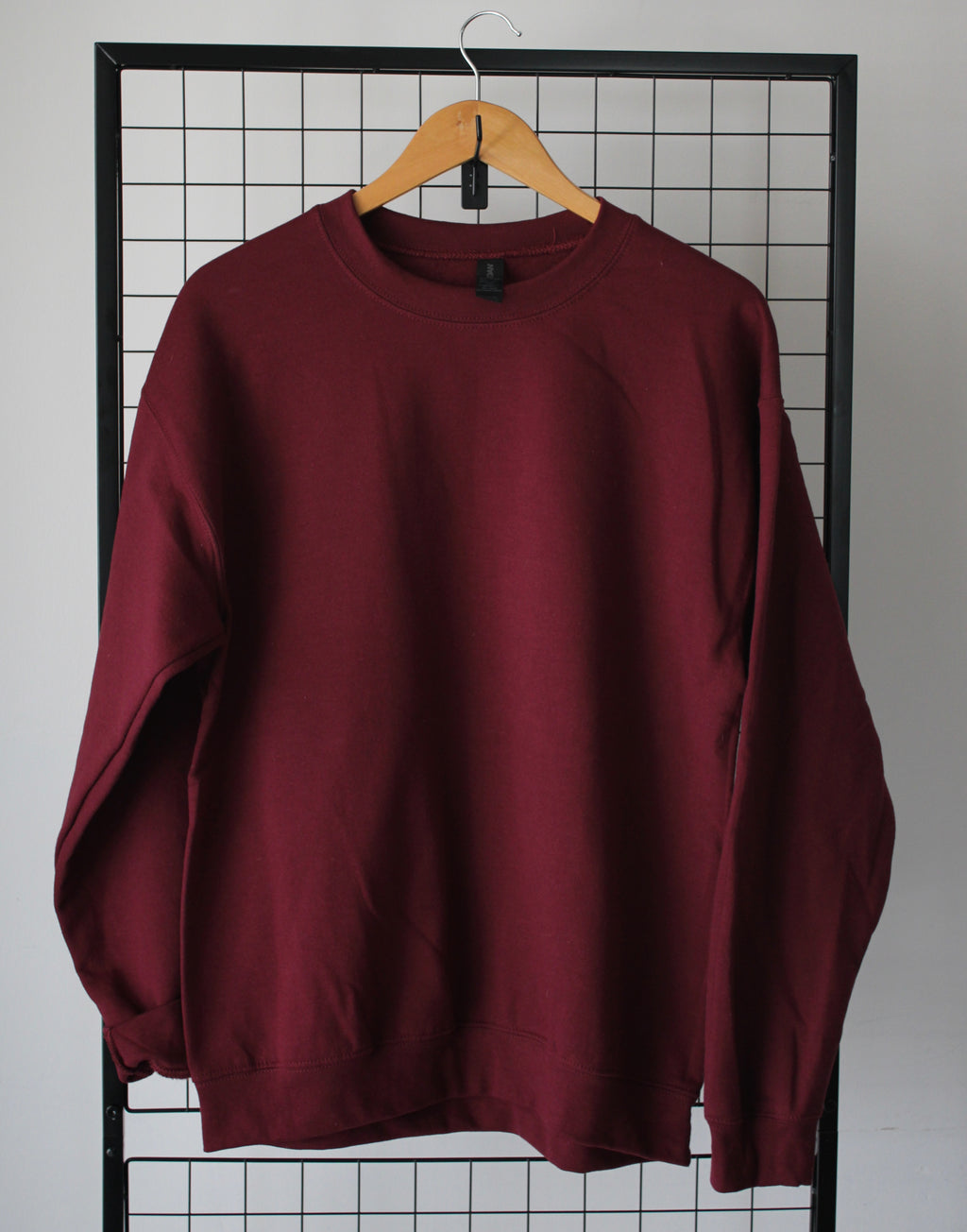 Color Latina embroidered sweater